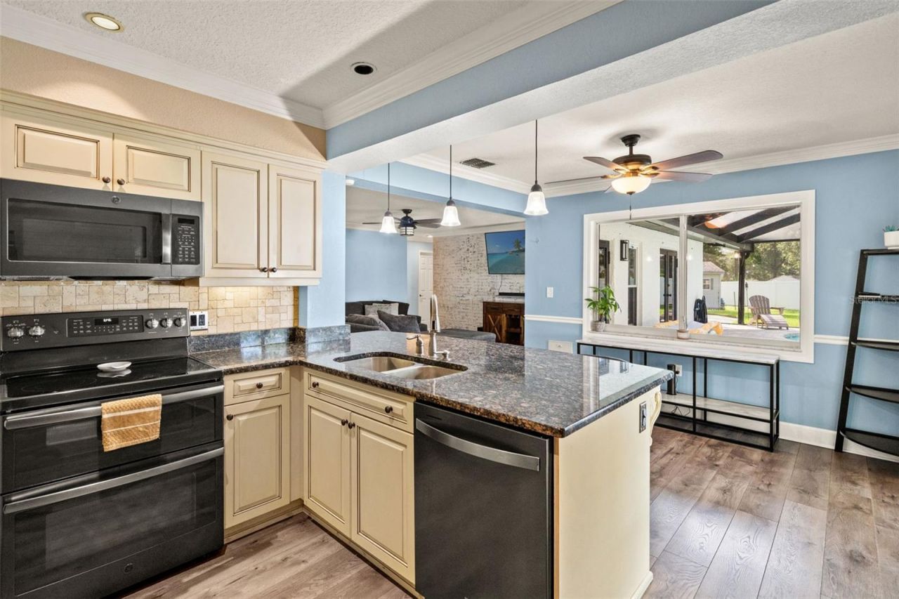 11312 Robert Dr., Seminole, FL 33778 Photo