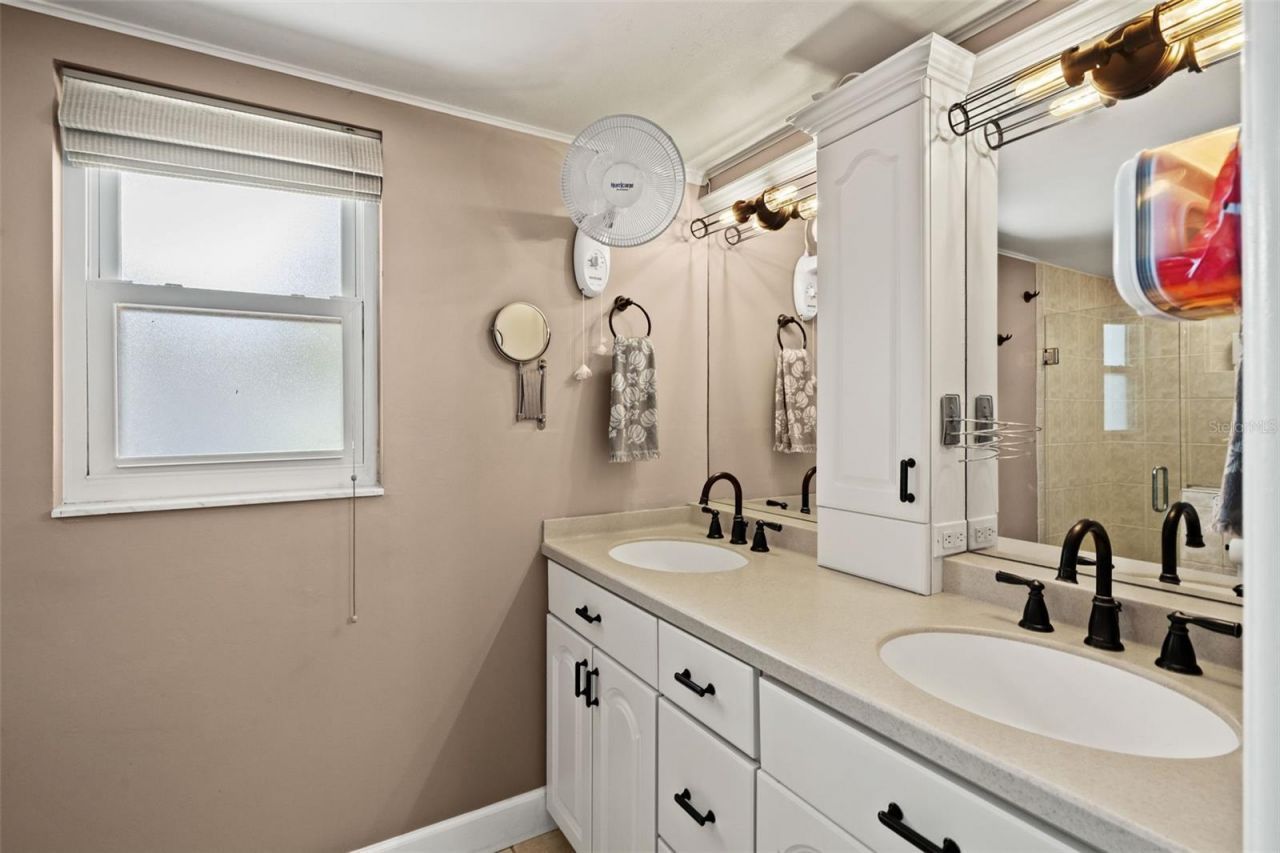11312 Robert Dr., Seminole, FL 33778 Photo