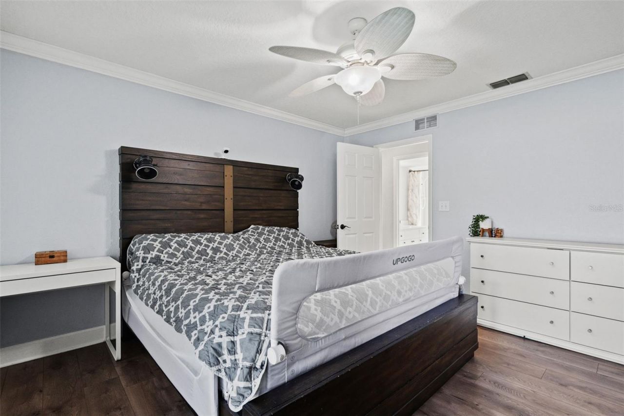 11312 Robert Dr., Seminole, FL 33778 Photo
