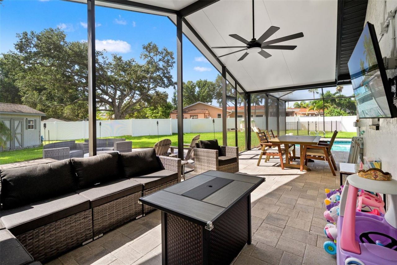 11312 Robert Dr., Seminole, FL 33778 Photo
