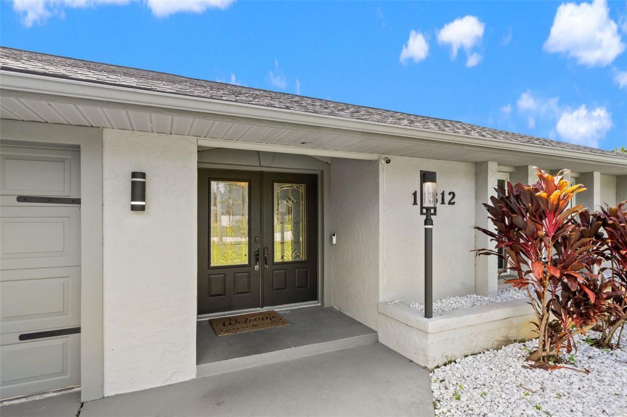 11312 Robert Dr., Seminole, FL 33778 Photo