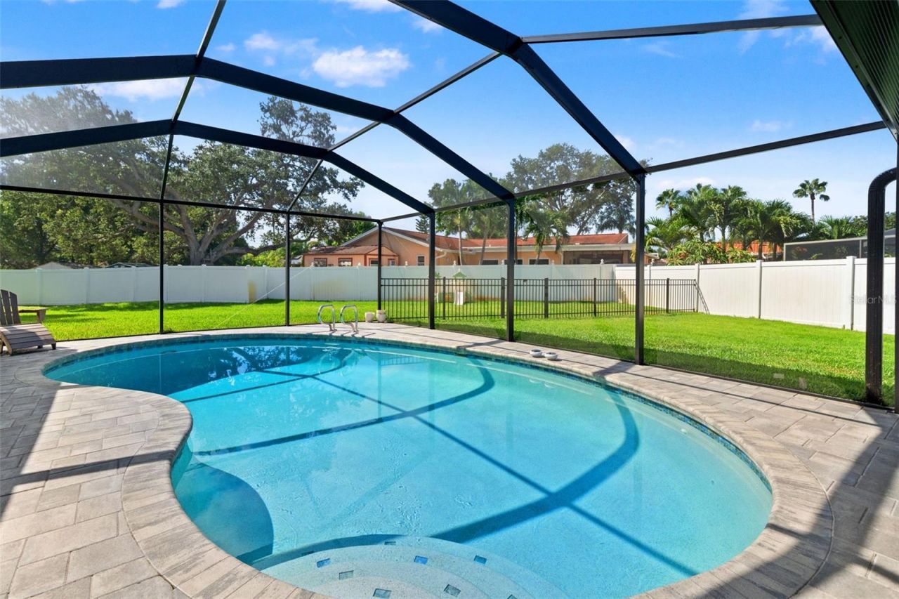 11312 Robert Dr., Seminole, FL 33778 Photo