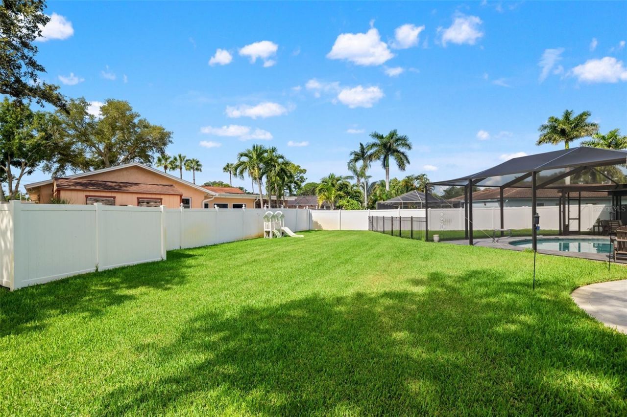 11312 Robert Dr., Seminole, FL 33778 Photo