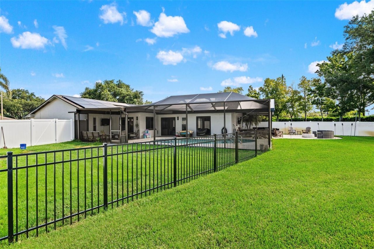 11312 Robert Dr., Seminole, FL 33778 Photo