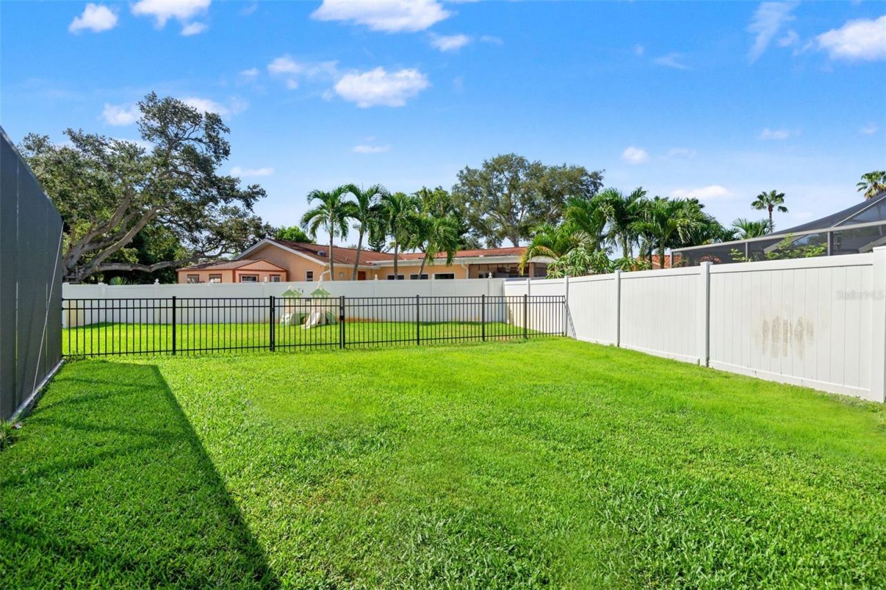 11312 Robert Dr., Seminole, FL 33778 Photo