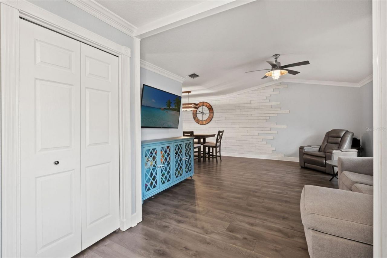 11312 Robert Dr., Seminole, FL 33778 Photo