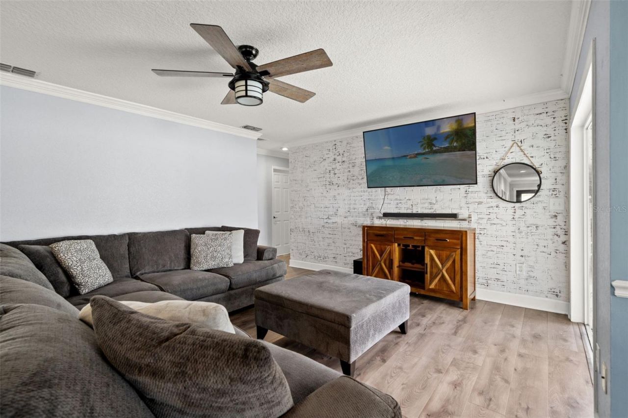 11312 Robert Dr., Seminole, FL 33778 Photo