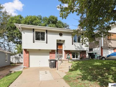 5430 S 50th Street, Omaha, NE 68117