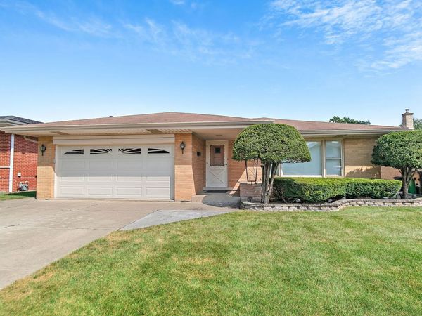 2831 Kensington Avenue , Westchester, IL 60154