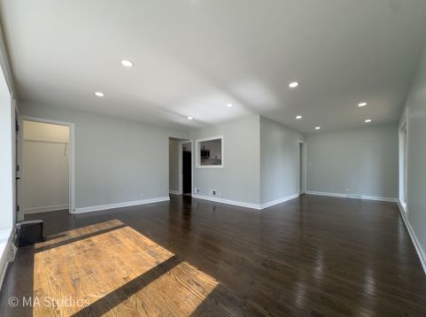 Main Photo