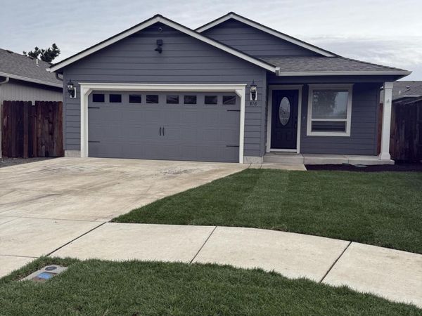 816 Nicholas Lee Drive, Medford, OR 97501