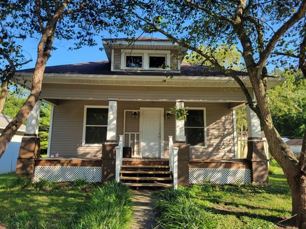 210 SE Front Street , Dongola, IL 62926