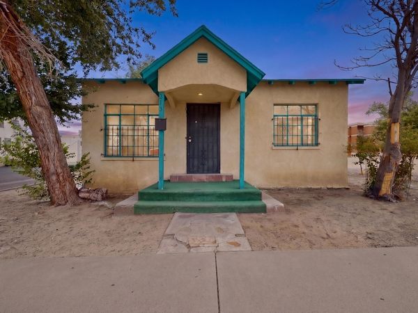 121 Arno Street SE, Albuquerque, NM 87102