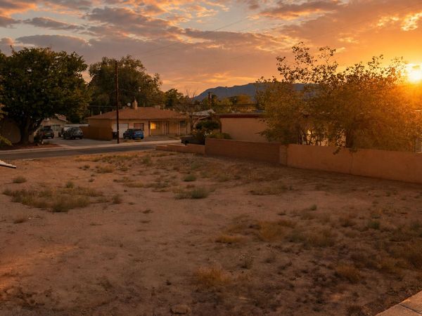 4100 Ridgeley Avenue NE, Albuquerque, NM 87108