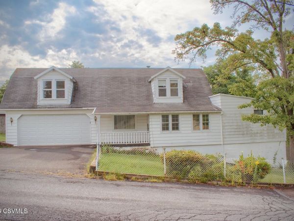 119 CENTER Street , Shamokin, PA 17872