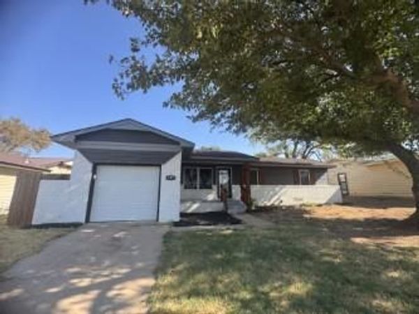 107 Florence Drive, Cordell, OK 73632