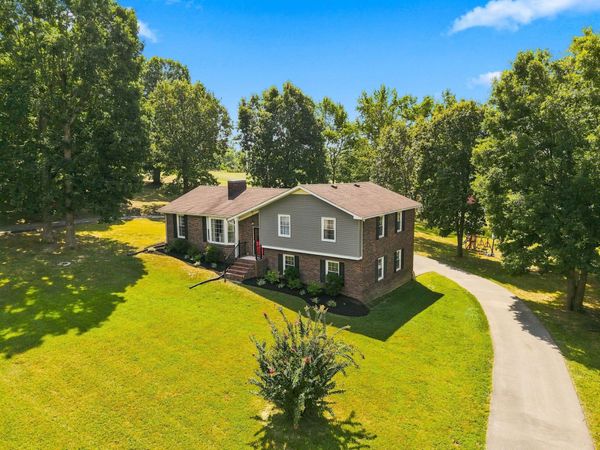 1214 Rainbow Cir, Westmoreland, TN 37186