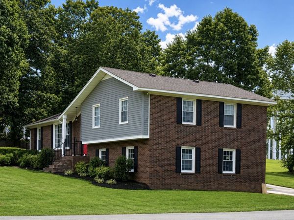 1214 Rainbow Cir , Westmoreland, TN 37186