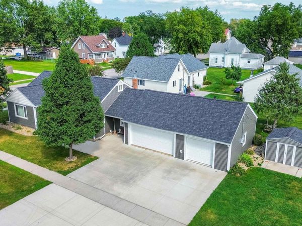 406 1St Street, Dike, IA 50624