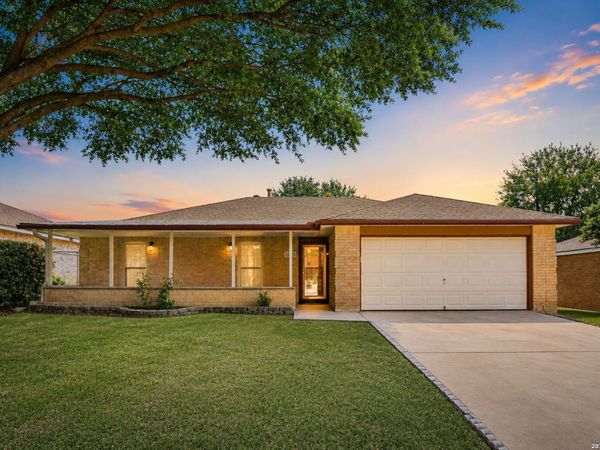 182 Clear Oak, Universal City, TX 78148