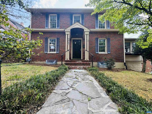 701 DONAGHE ST , Staunton, VA 24401