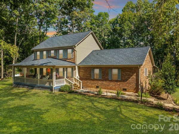 1886 Tanasee Gap Road, Balsam Grove, NC 28708