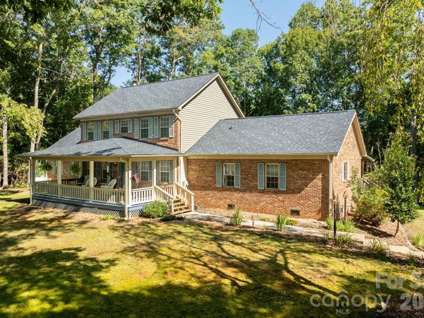1886 Tanasee Gap Road, Balsam Grove, NC 28708