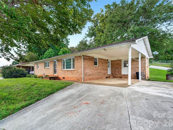 2406 Nix Creek Road , Marion, NC 28752