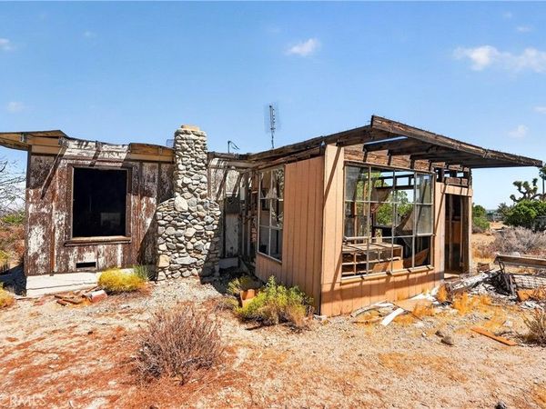 23503 E Avenue Z, Llano, CA 93544