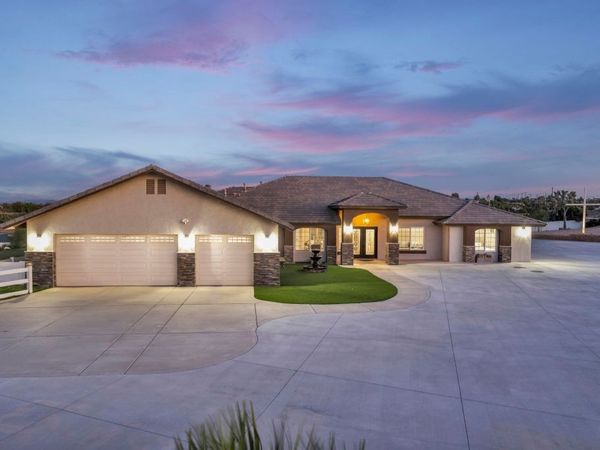 10525 Sage Street, Oak Hills, CA 92344