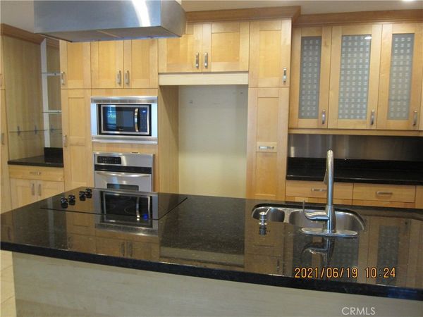 2521 W Sunflower Avenue, Unit M2, Santa Ana, CA 92704