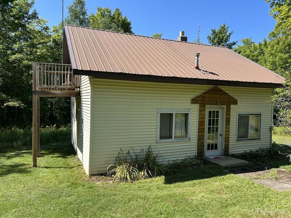 539 Dalton Road, Skandia Twp, MI 49855