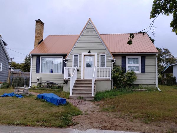 1218 Dakota Avenue, Gladstone, MI 49837