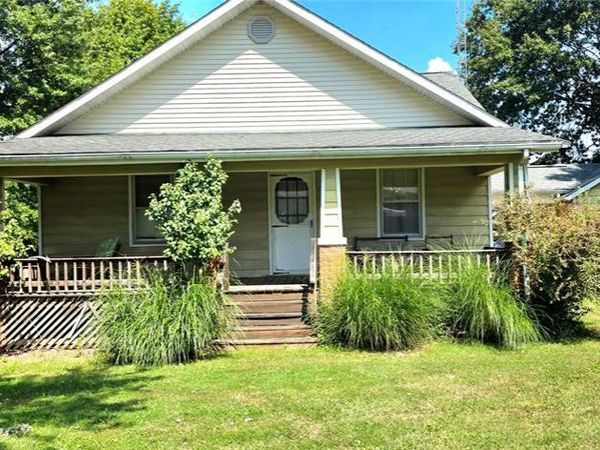 900 W Holmes Street , Chester, IL 62233