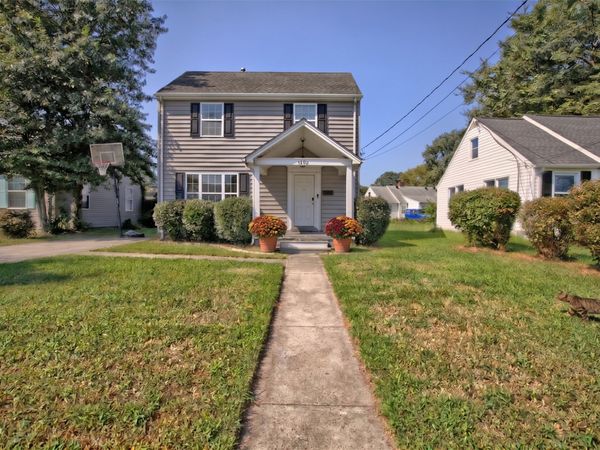 1805 Roanoke Avenue , Newport News, VA 23607