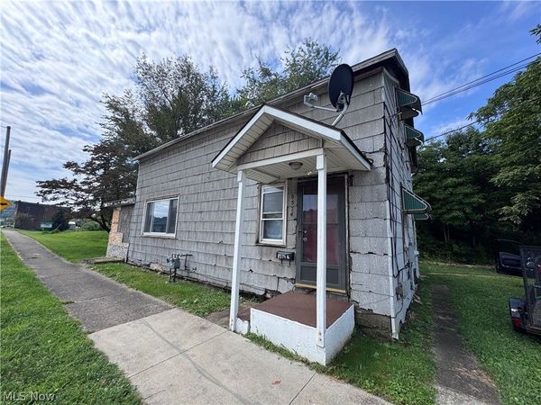 8574 N High Street , Mineral City, OH 44656