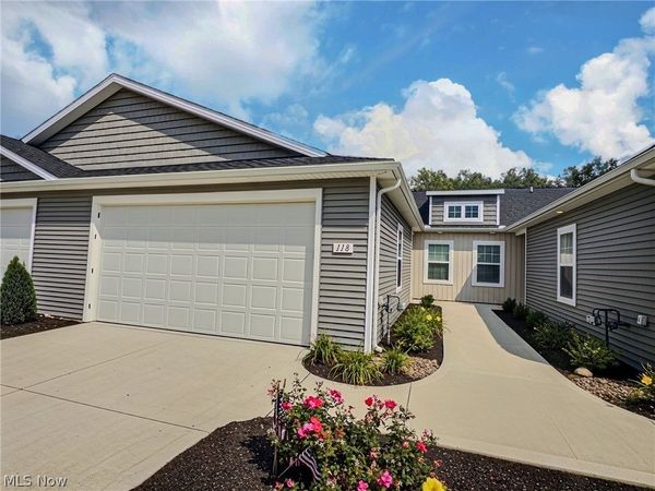 118 W Spring Drive , Elyria, OH 44035