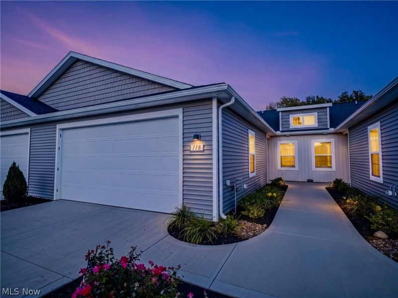 118 W Spring Drive, Elyria, OH 44035 Photo 2