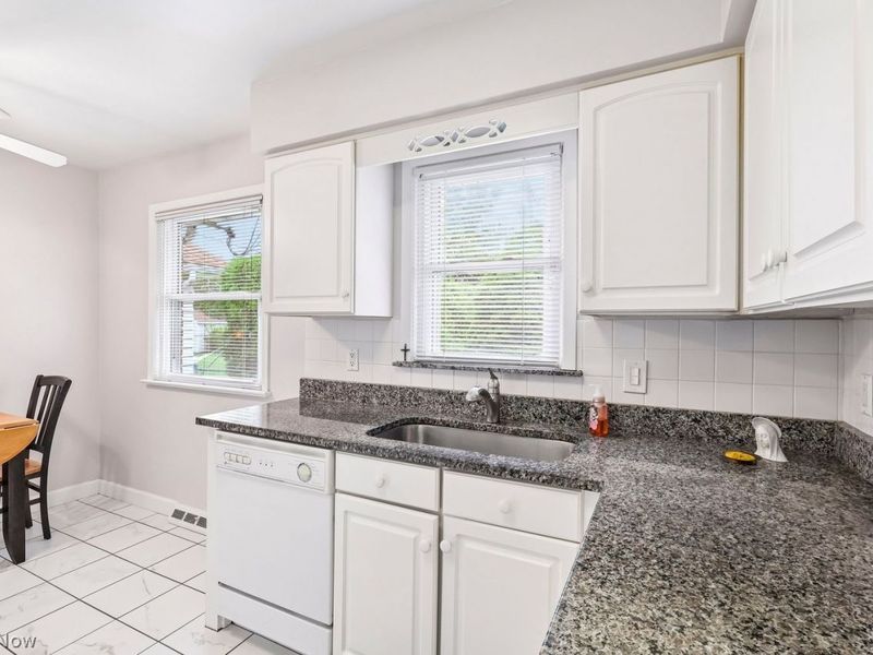 1329 Jackie Lane, Mayfield Heights, OH 44124 Photo 8