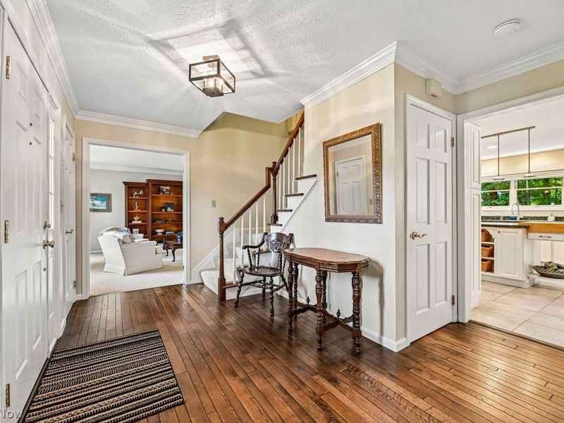 6541 Crabtree Lane , Brecksville, OH 44141 Photo 2