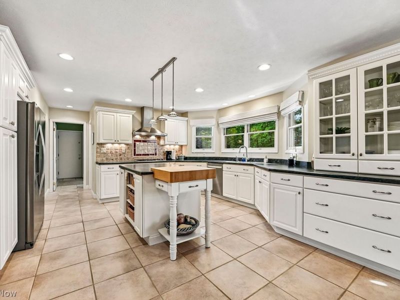 6541 Crabtree Lane , Brecksville, OH 44141 Photo 4