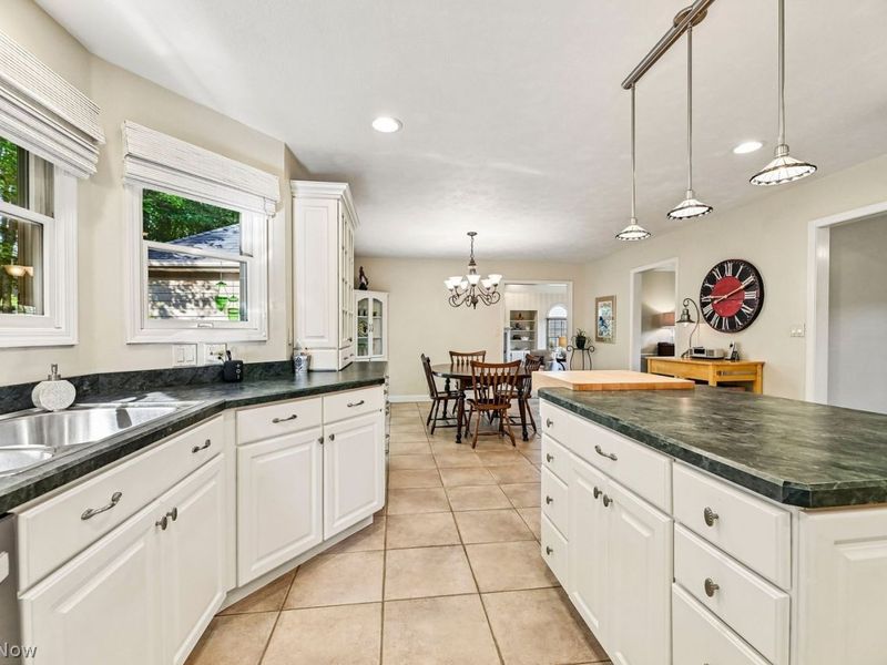 6541 Crabtree Lane , Brecksville, OH 44141 Photo 7