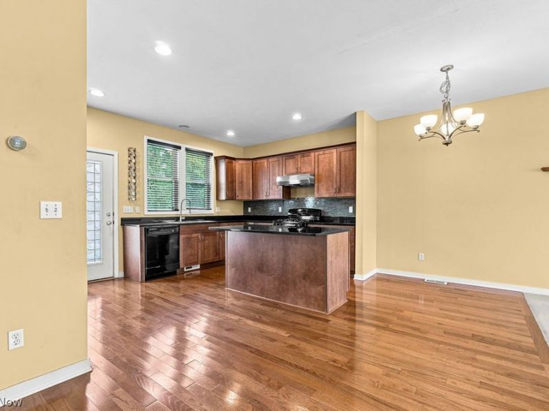 1479 Huntington Lane, Cleveland Heights, OH 44118 Photo 7
