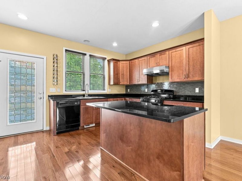 1479 Huntington Lane, Cleveland Heights, OH 44118 Photo 8
