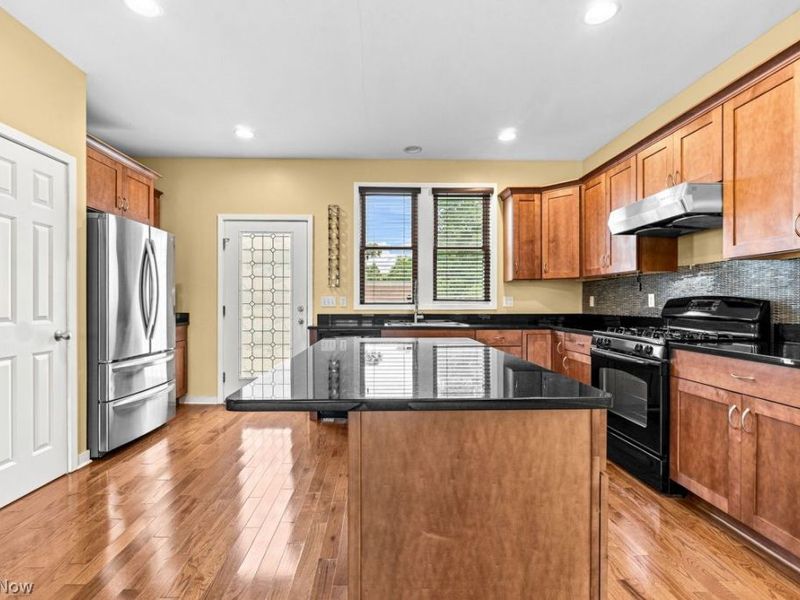 1479 Huntington Lane, Cleveland Heights, OH 44118 Photo 9