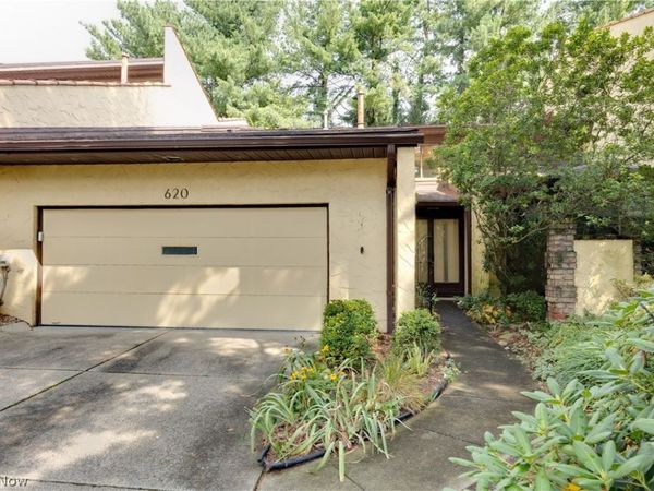 620 Hampton Ridge Drive , Akron, OH 44313