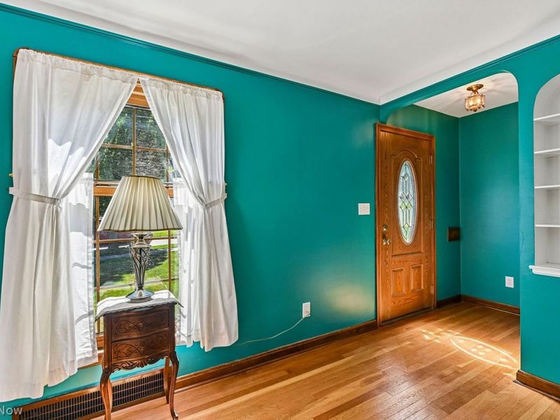 2052 Hillcrest Avenue, Cleveland, OH 44109 Photo 4