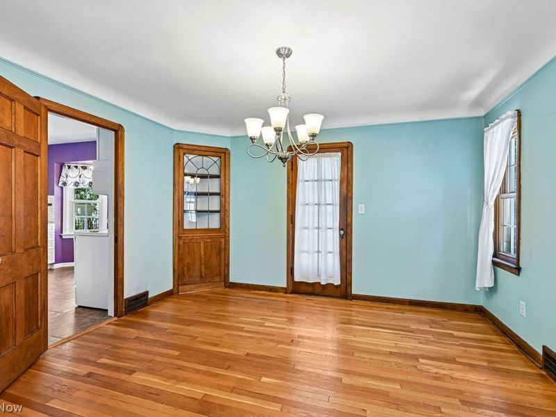 2052 Hillcrest Avenue, Cleveland, OH 44109 Photo 7