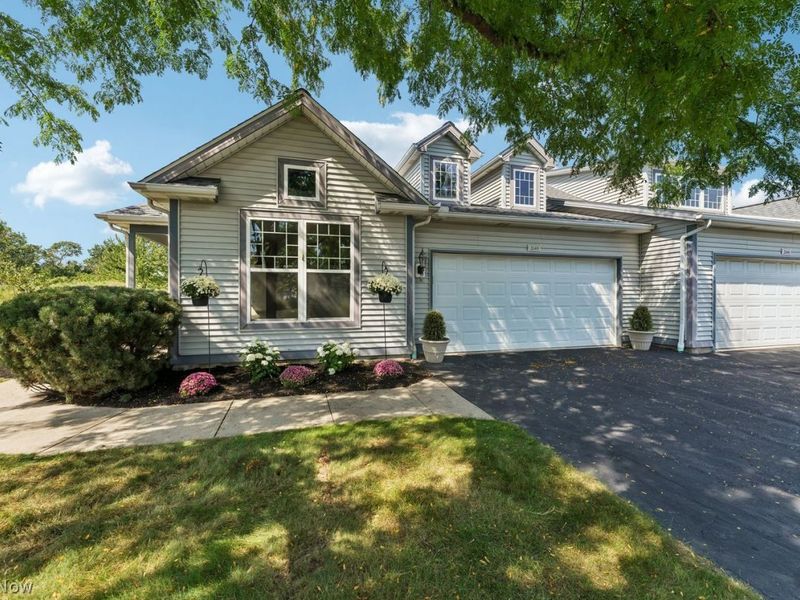 2148 Southampton Lane, Avon, OH 44011 Photo 1