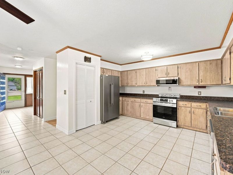 5145 Park Side Trail, Solon, OH 44139 Photo 8